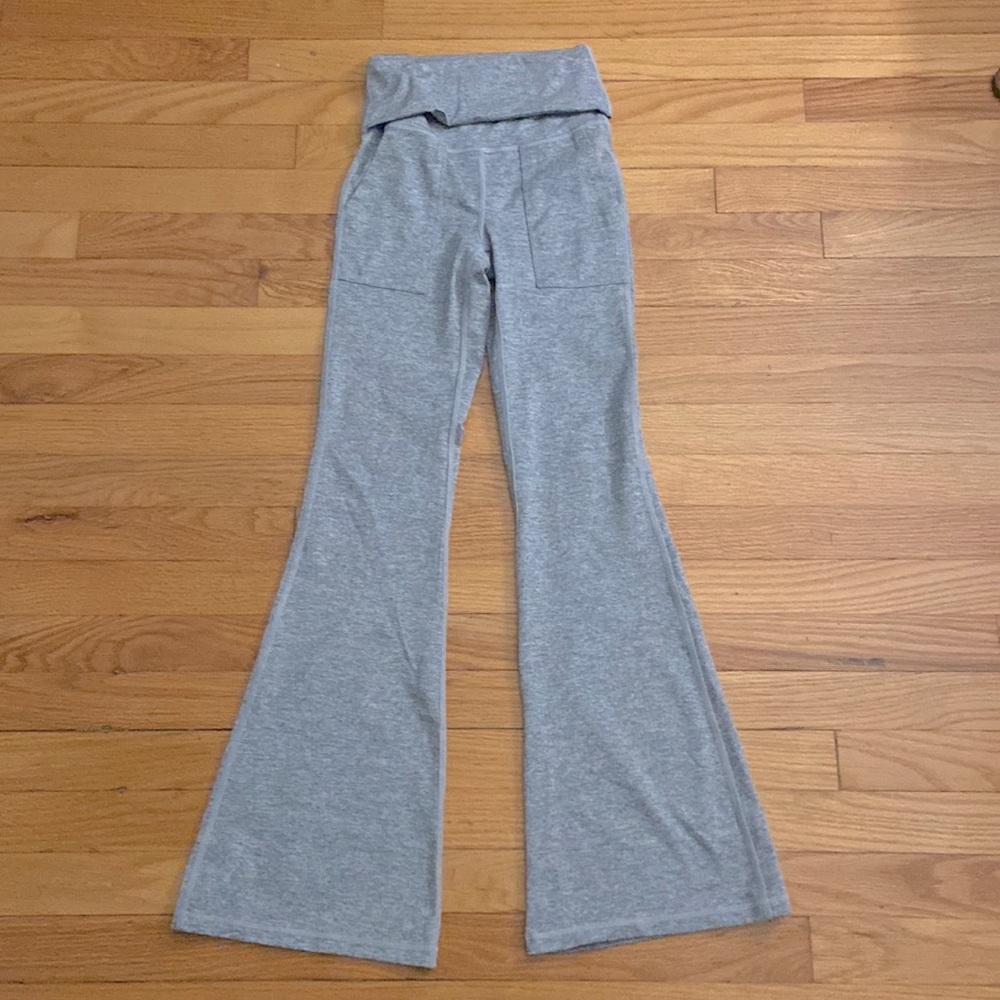 brand new (no tag) never worn aerie offline gray foldover flair leggings